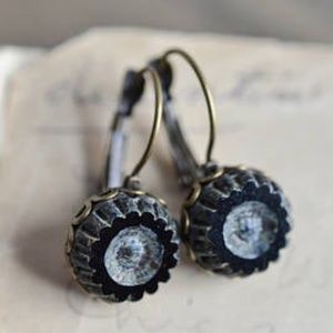 Black Neo Vintage Jewelry